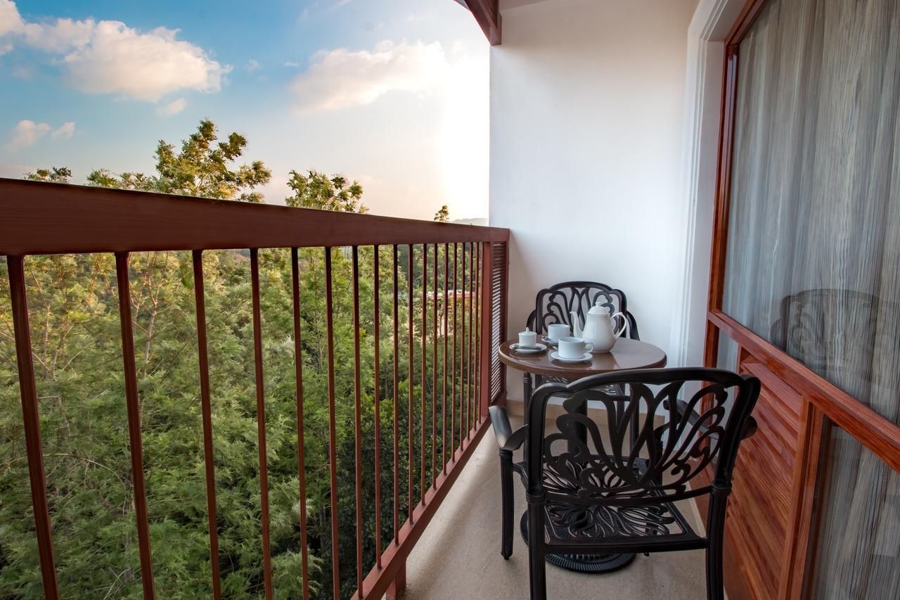Crown Valley Thekkady Kumily Exterior photo